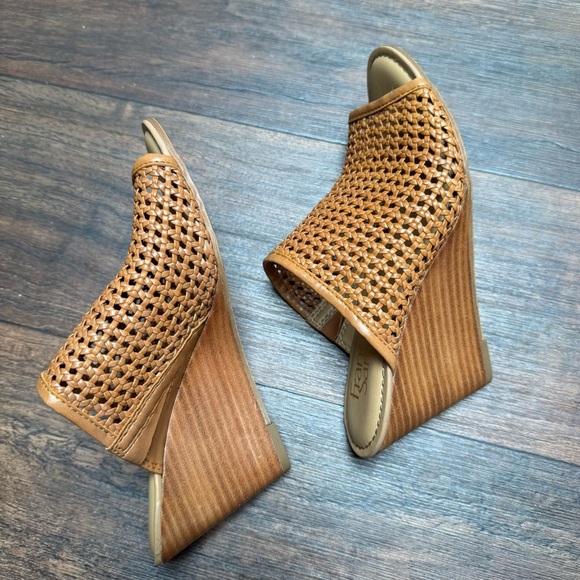 Franco Sarto Women Tan Woven Slide Sandals Size 5.5 - Picture 8 of 11